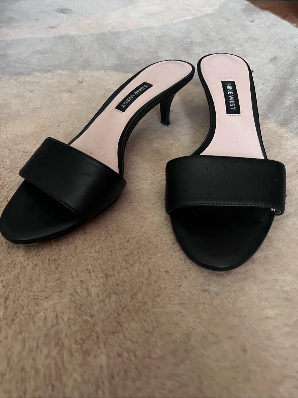 Nine West Black Leather Slide Mules with Kitten Heel - Size 6.5